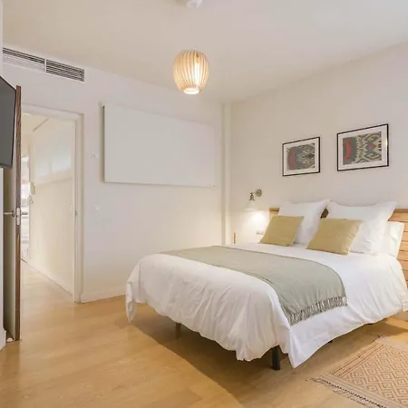 Larios In By Solaga Homes Apartment