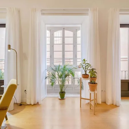Larios In By Solaga Homes Apartment *